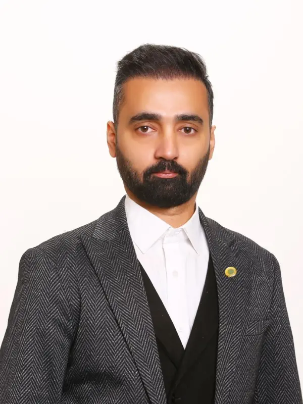 آرش خرسندی