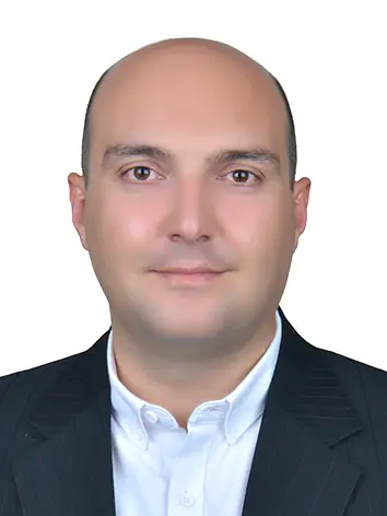 حامد عزتی